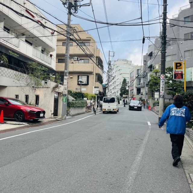 SEEZ代官山 前面道路