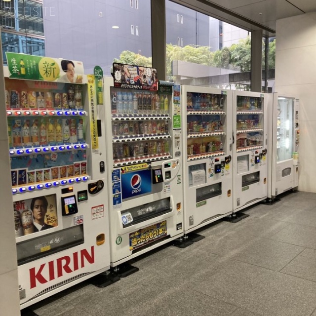 日新(港南)ビル 自動販売機