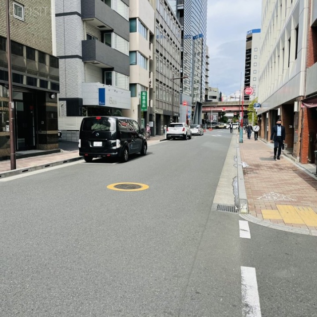 江口ビル ビル前面道路