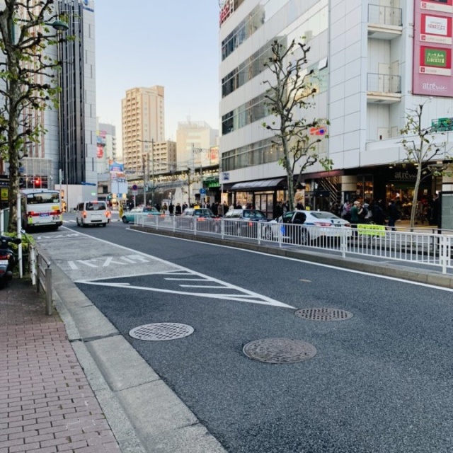 A-PLACE五反田駅前 ビル前面道路