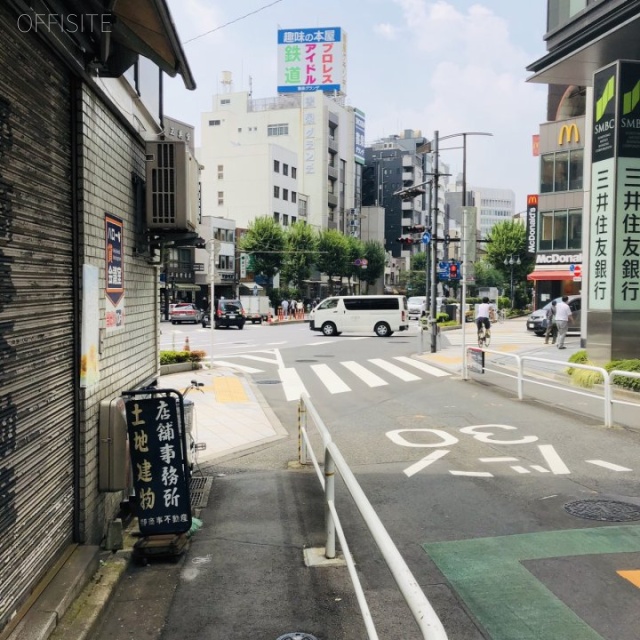神田小川町太田屋ビル ビル前面道路