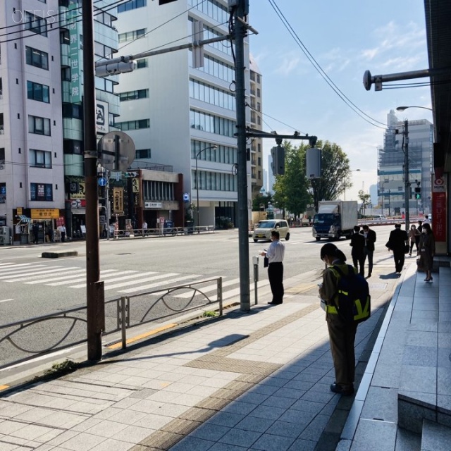 アーバンネット三田ビル ビル前面道路