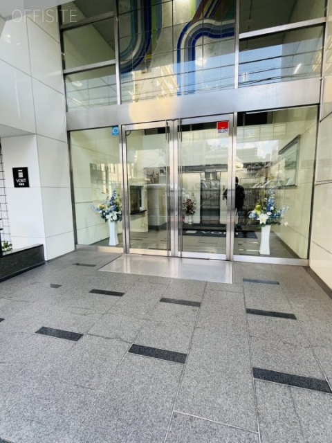 VORT西新宿 オフィスビル出入口