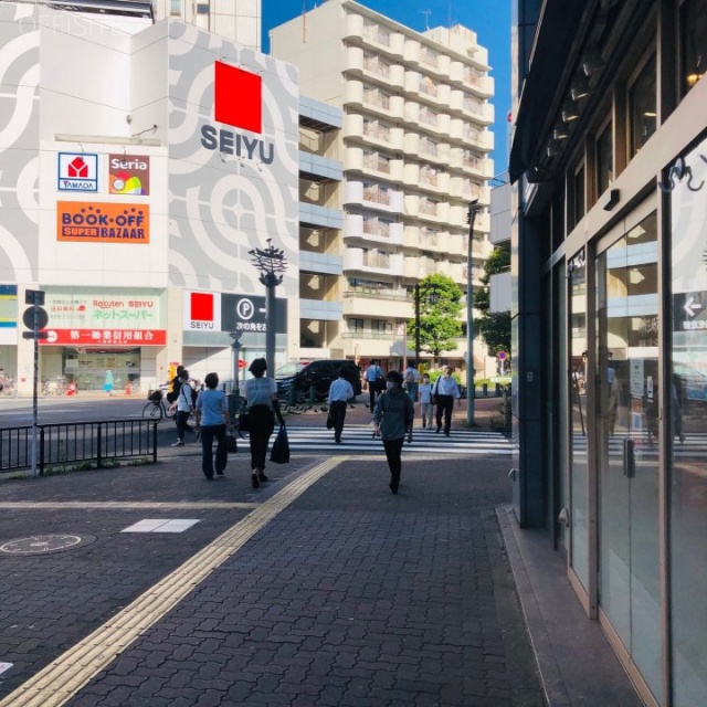 ヒューマックスパビリオン大森 ビル前面道路