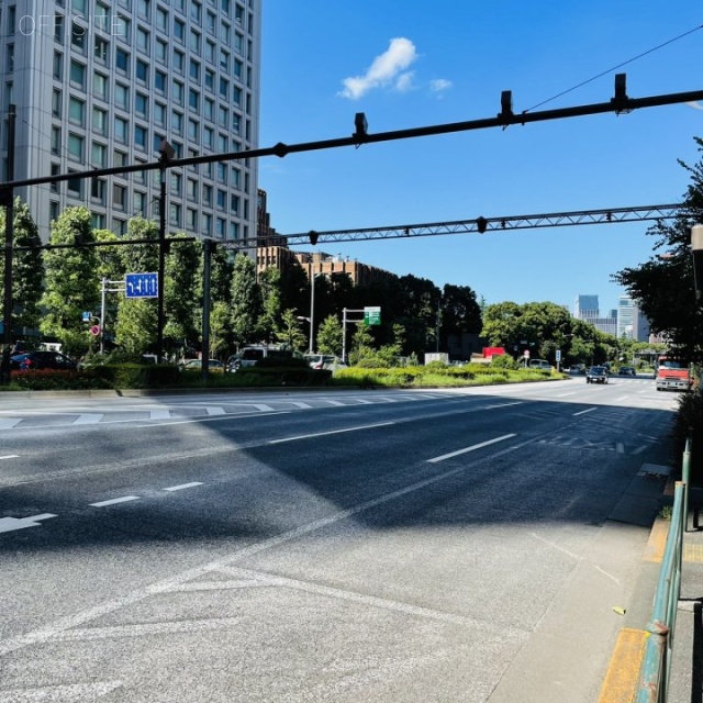 幸ビルディング(TKP新橋カンファレンスセンター) ビル前面道路