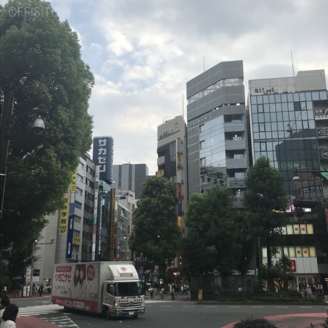 丸忠ビル ビル前面道路