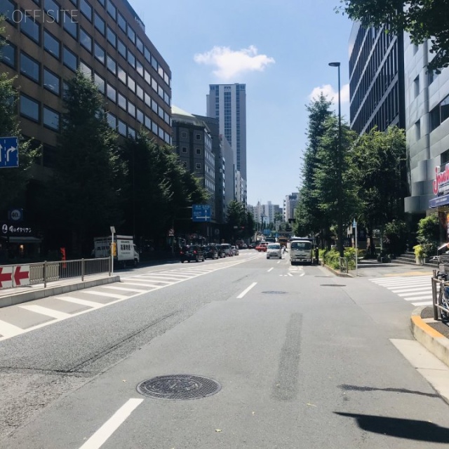虎ノ門4丁目MTビル2号館 ビル前面道路