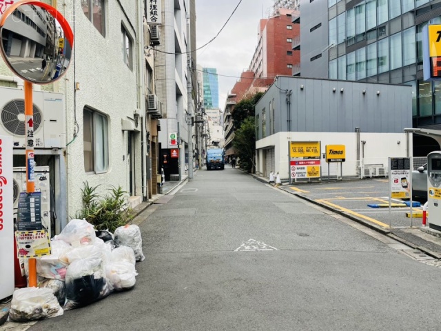 神田第8KMビル　前面道路