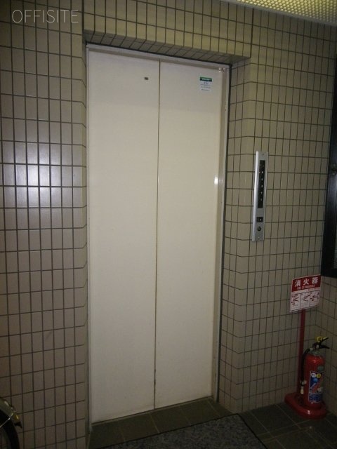 岩波ビル 画像