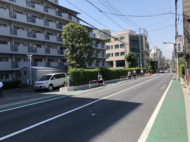 第三服部ビル ビル前面道路