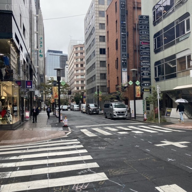 河北新報ビル ビル前面道路