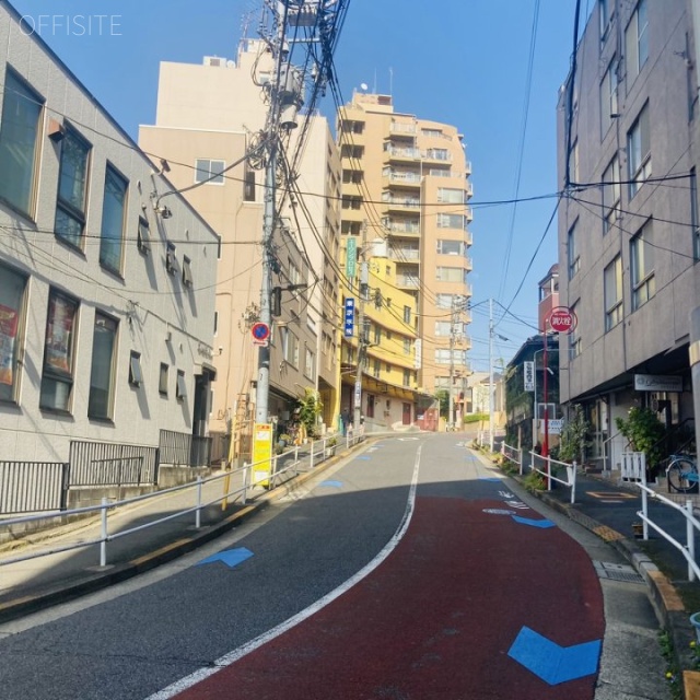 新神楽坂ビル ビル前面道路