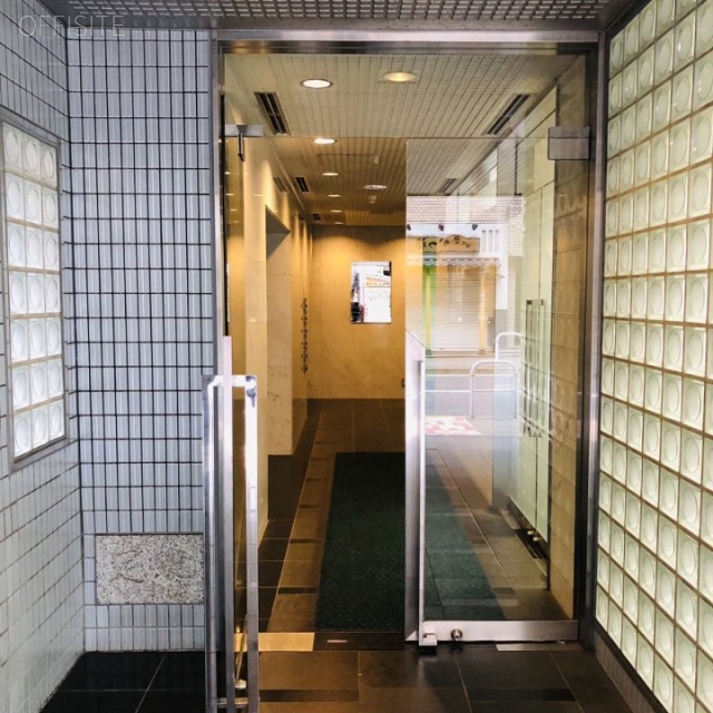 中央精工ビル エントランス