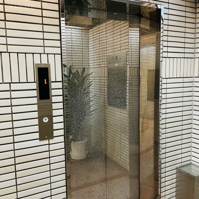 銀座吉澤ビル エレベーター