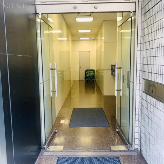 銀座リヨンビル エントランス