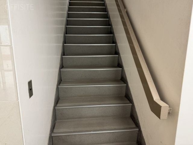 メゾンド六番町 階段