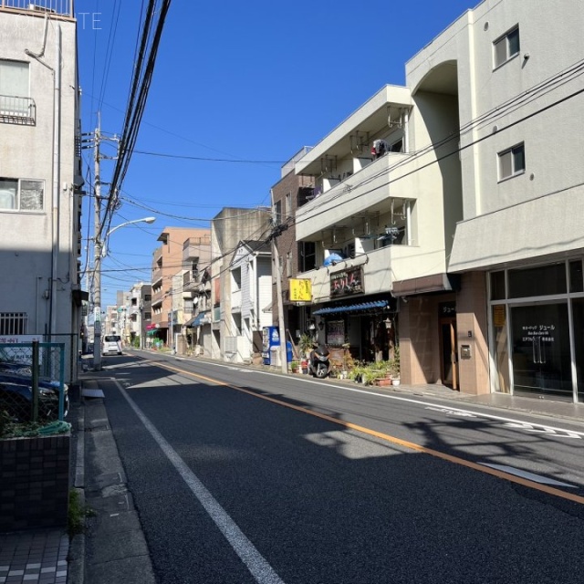 オーチャードアルファ 前面道路