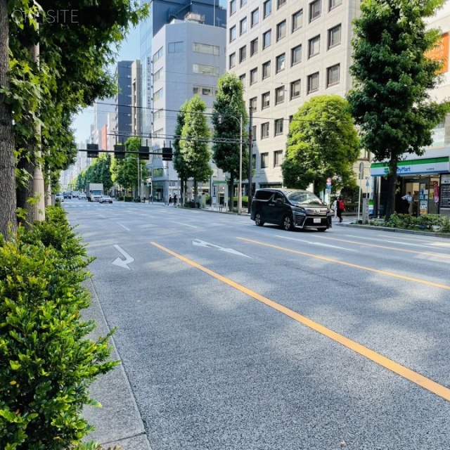 KDKビル ビル前面道路