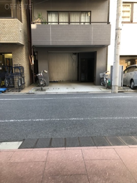 津久井21ビル ビル前面道路