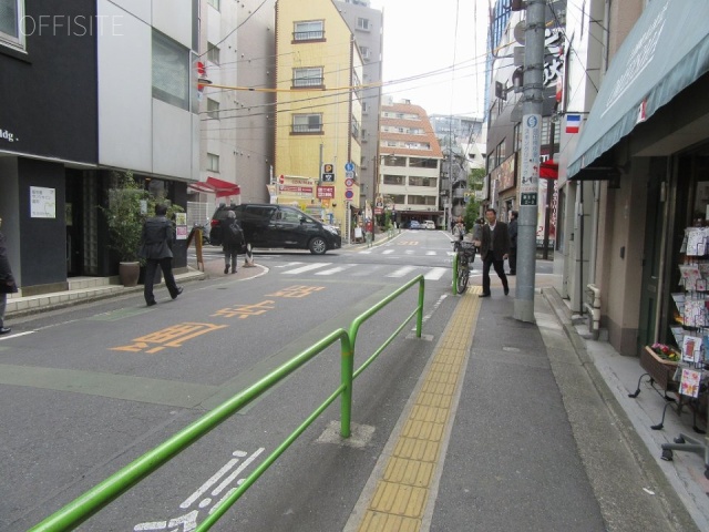 タロービル ビル前面道路