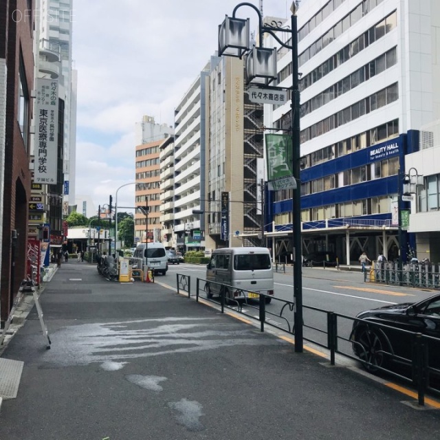 ミユキビル　ビル前面道路