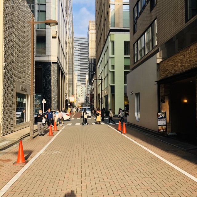 大倉別館(リージャス銀座三丁目センター) ビル前面道路
