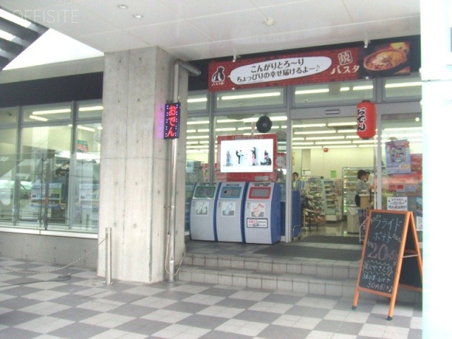 六本木デュープレックスタワー 1階にはコンビニが入居しています