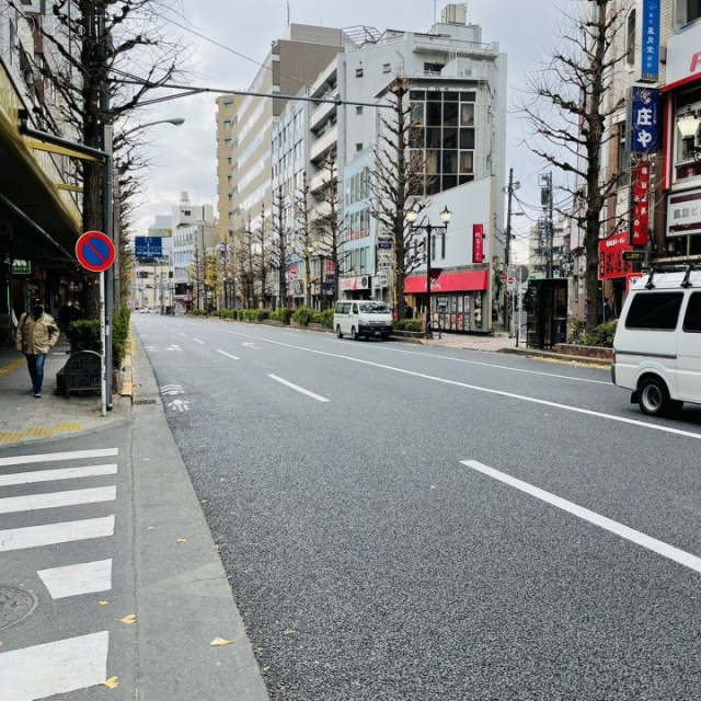 マルニビル ビル前面道路