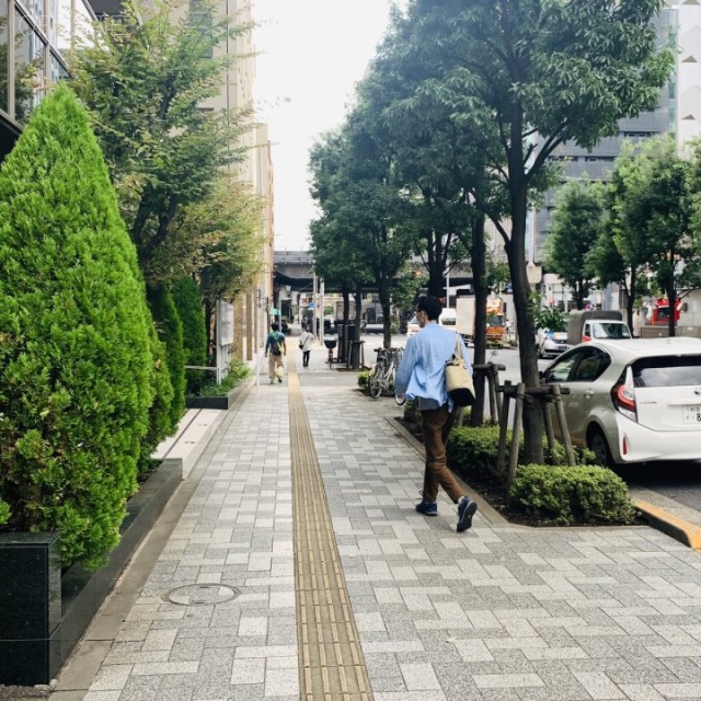 神田石川ビル ビル前面道路