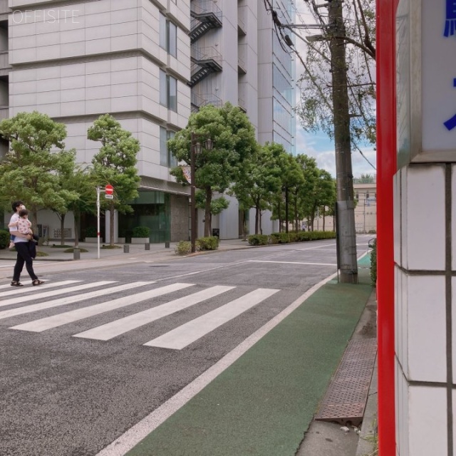 住友不動産飯田橋ビル4号館 ビル前面道路