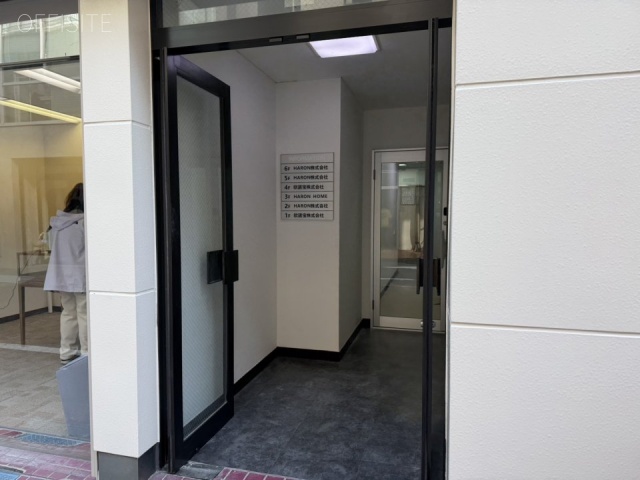HARONビル　オフィスビル出入口