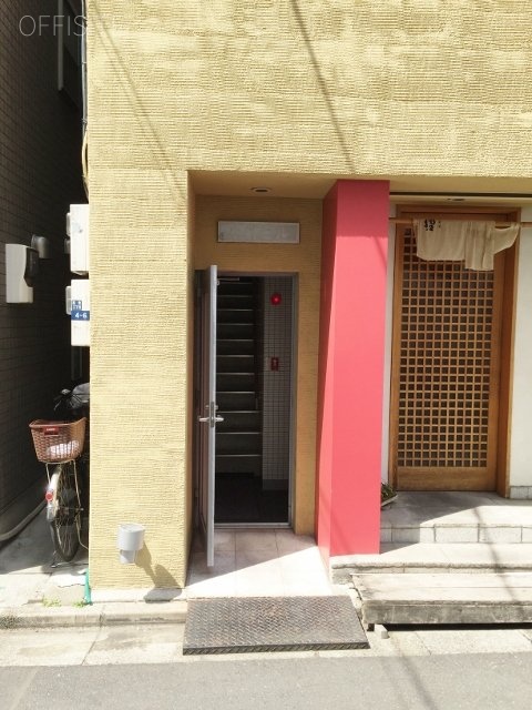 小竹ビル エントランス