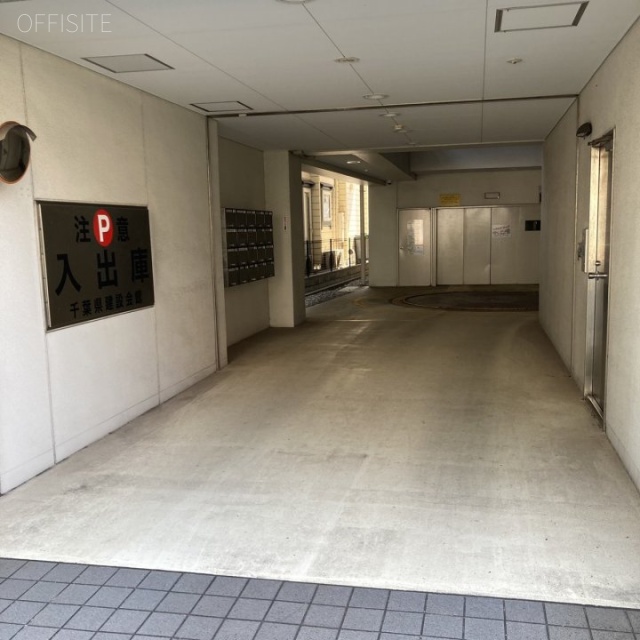 建設会館 駐車場動線