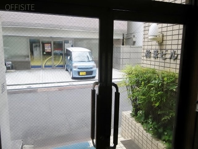 稲葉ビル エントランス