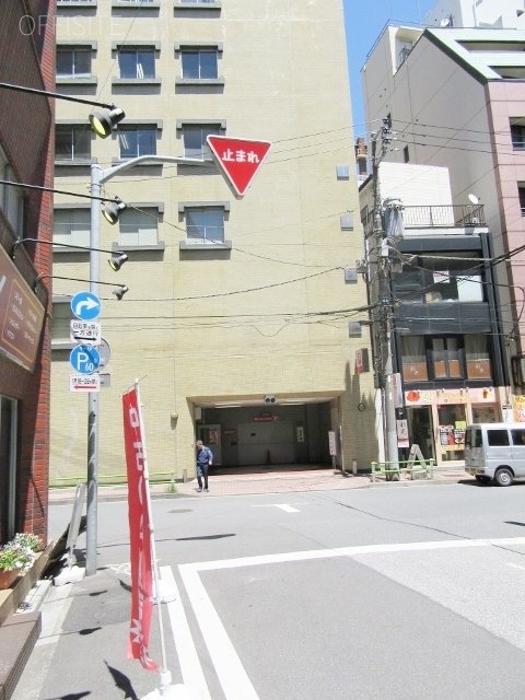 田沼第一ビル ビル前面道路