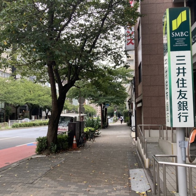 小林ビル ビル前面道路