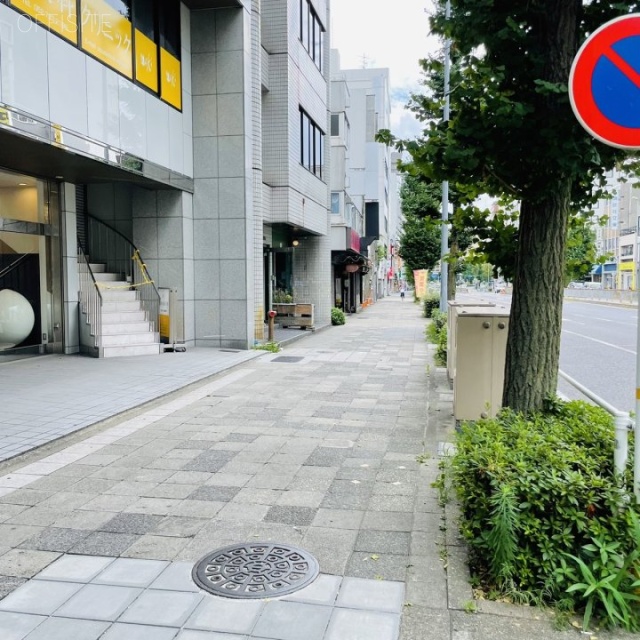 千種KIビル 前面歩道