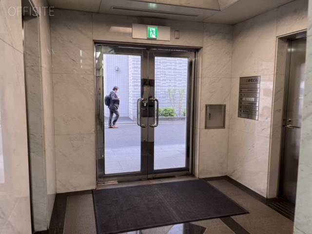 原島三崎町ビル　エントランス