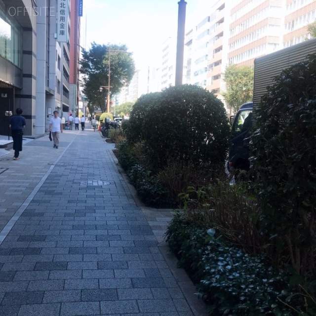 友泉東日本橋駅前ビル ビル前面道路