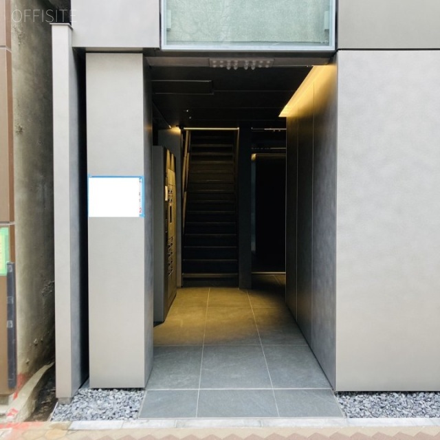 GINZA MIYAKOビル オフィスビル出入口