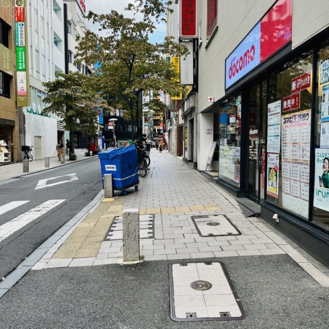 ヒューリック赤坂一ツ木通ビル 前面歩道