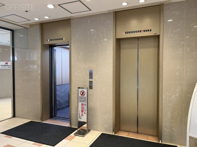 ウィン青山　エントランス