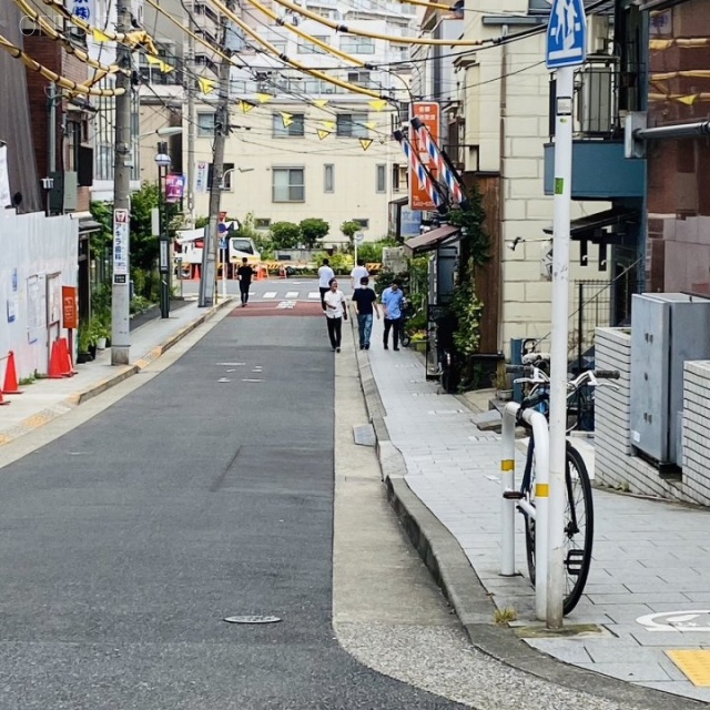 さかえ商事ビル 側道