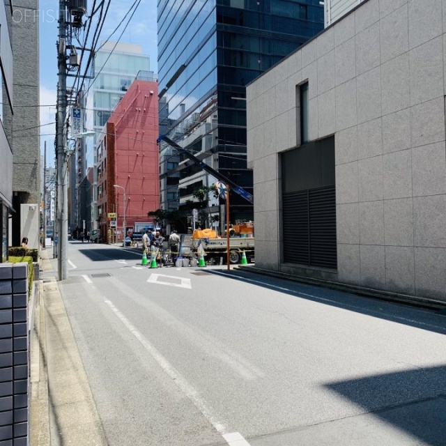 茅場町日殖ビル ビル前面道路