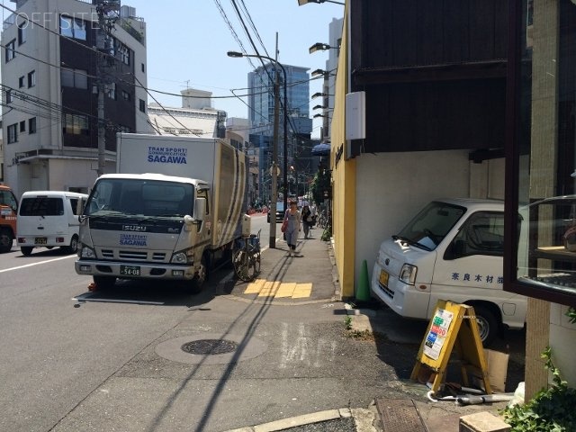 神宮前ビル ビル前面道路