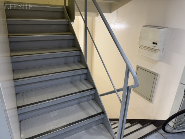 神田NRビル　階段