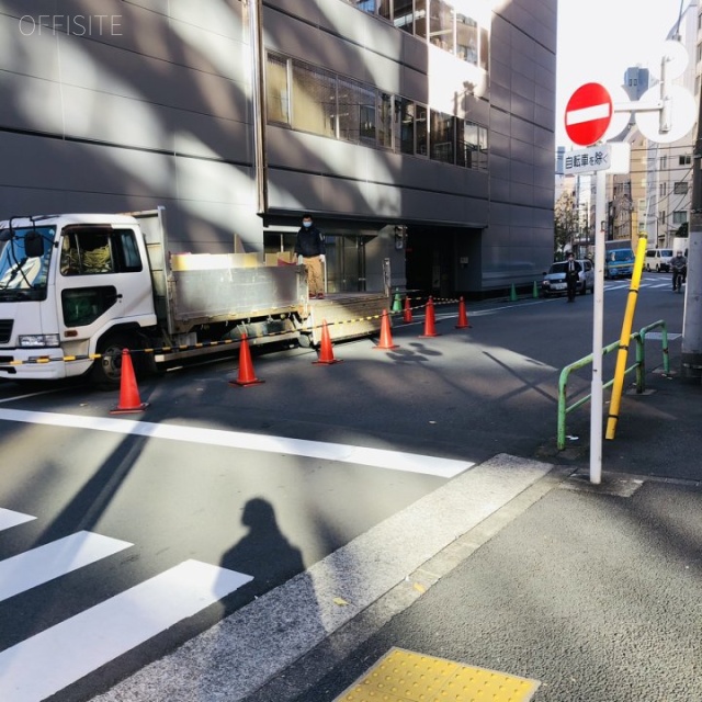 内田ビル ビル前面道路