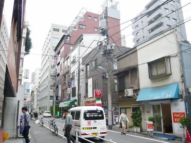 人形町村田ビル ビル前面道路