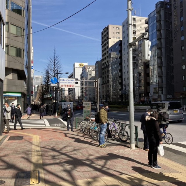 銀座セントラルビル ビル前面道路