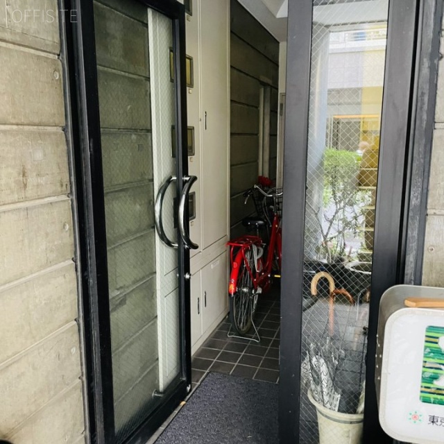 堀津ビル エントランス